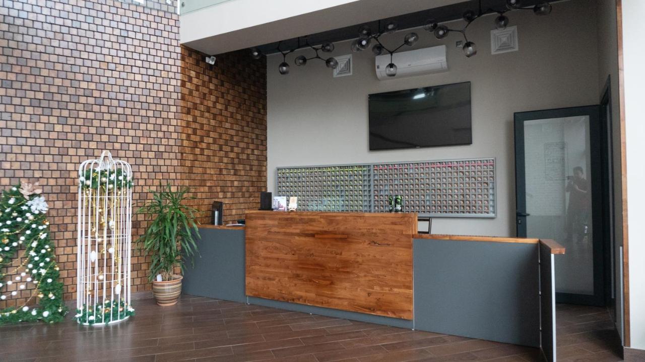 Hotel Alpen Park Schymkent Exterior foto